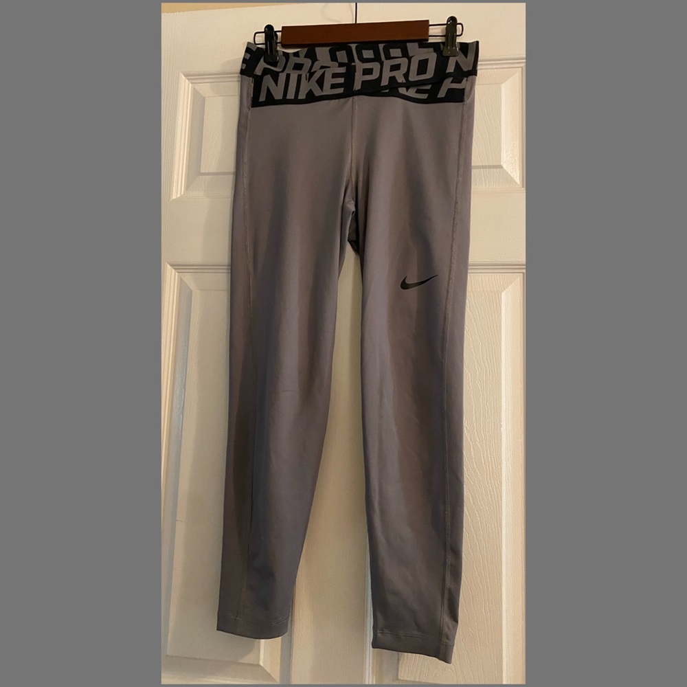 Grey Nike Pro Crop Leggings | Size Small
